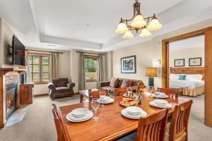 2 Bedroom Condo at the Lodge at Mountaineer Square Hot Tub and Pool