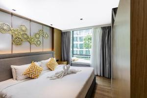 Chic 1BR Apt Pools Shuttle to Nai Harn S3304