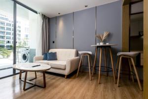 Chic 1BR Apt Pools Shuttle to Nai Harn S3304