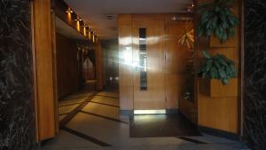 Hosp Italiano cómodo equipado con piano luz y sol Bienvenidos!