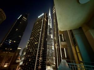 Urban Retreat 1BR with Pool & Burj Glimpse