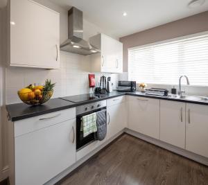 Cozy Central Gloucester 3 Bed with Free Parking