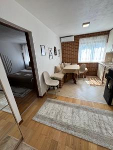 Central main street apartament