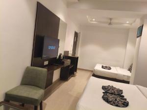 Hotel Avi inn Near BY Golden Temple