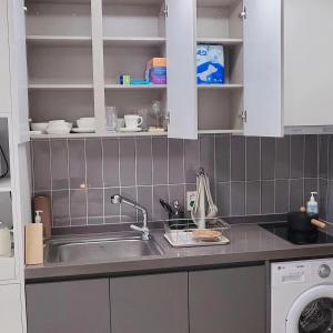 greencottage 1 minute from subway, full option new construction, cooking, Netflix # living a month # business trip