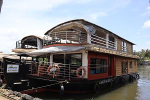 Kera Houseboats Alleppey