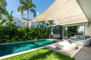 Rice field View with Sauna Projector and Jacuzzi Unique design