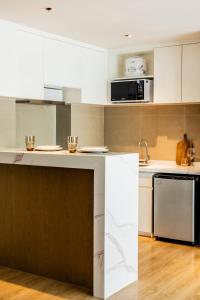 Seaside 1BR Retreat Pools Shuttle S4312