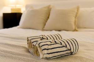 Soyo Stay SEOUL, Free car driving service to DMZtour,Korean Folk Village, Everland,