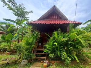 Savet Family Homestay & Tour