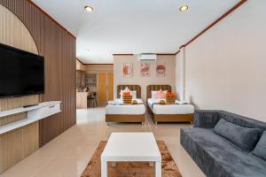 The Outdoor Kata Hotel