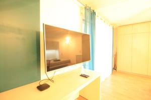 Luxe Neuf - 8mn pied RER C-Paris-Eiffel Tower, Parking Rue Gratuit, Balcon Privé, Matelas Bultex 160x200, Ascenseur, Hôpital dArpajon