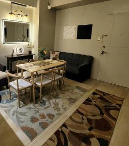 Amazing 1 5BR unit Connected to Eastwood Mall