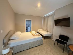 RunWay Stay-24h self check in- Athens Airport