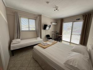 RunWay Stay-24h self check in- Athens Airport