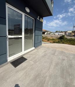 RunWay Stay-24h self check in- Athens Airport