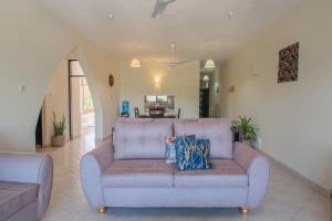 Lani Palm Apartment - 3 Min to Beach