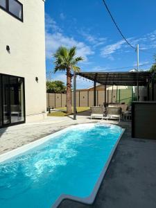 Sunshine pool villa 2新築ラグジュアリーリゾートヴィラ温水プール天然芝ゴルフサウナ完備