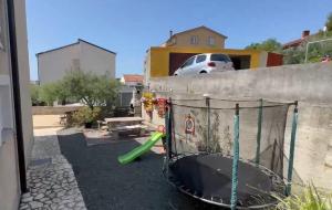 Apartment Lilly with outdoor Trampoline and Grill