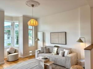 HyggeLiving - NEU - LUXUS - Villa - Bergblick - 3 Balkone - Parken - 100qm