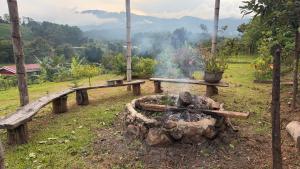 ข้างเขาแคมป์ Khangkhao Camp