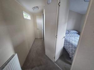 Caravan Emma 2 Bed Robin Hood