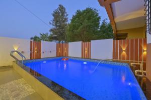 ll EMPYREAN STAY ll BLACK PEARL ll 2BHK ll AC ll PRIVATE POOL ll WIFI ll COUPLE FRIENDLY - 3hvězdičkové hotely ve městě Malavli