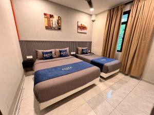 Glitz Hotel
