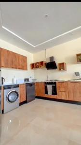 10 minutes from Monastir Airport, private apartment with a large open plan layout