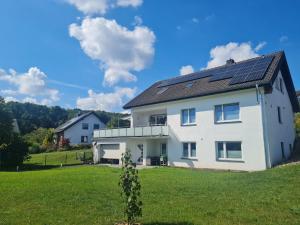 Ferienwohnung Am Meisenberg - 3hvězdičkové hotely ve městě Marsberg