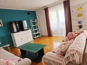 Sunflower Apartment