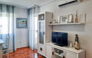 Stunning Apartment In Torrevieja