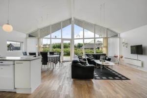 C11720-Hemmet-Kornblomstvaenget-2