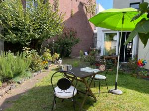 12 minutes from Düsseldorf to your private and cosy room