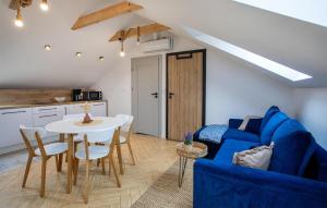 Amazing Apartment In Nowecin With Wifi