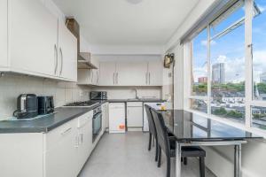 2 Bedrooms Flat in Little Venice