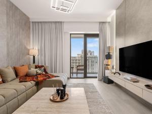 Radiant Luxe Retreat 1BR w Sofa Bed-Sleeps 4- in Lotus 3
