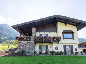 Farmhouse in Itter near Ski Slopes