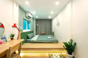 Mango House - Budget Cozy Rooms near Hanoi Old Quarter and Train St
