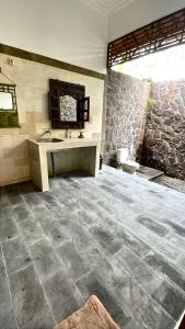 Homey Villa- 5 mins to the Beach at Bondalem Tejakula