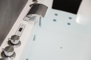 LES BULLES DE MONA - Alcove - Spa - Clim