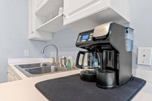 Cozy 1 BR- Sleeps 4 with Pool