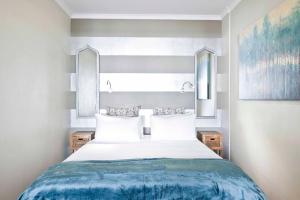 Cozy Harbour View Apartment in Granger Bay