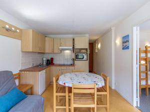 Appartement 6 pers - 1 ch, pied des pistes avec balcon - La Mongie - FR-1-404-34