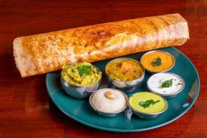 Hotel Maitreya Inn near CMC Hospital, VIT, Sripuram Temple,Naruvi Hospital