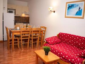 Charmant 2 Pièces 4 Personnes au Rez-de-Chaussée avec Balcon – Résidence Le Hameau du Puy - FR-1-504-572 - 3hvězdičkové hotely ve městě Superdevoluy