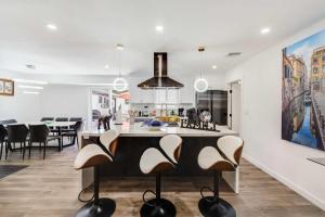 4BR Escape - Mtn Views Private BBQ