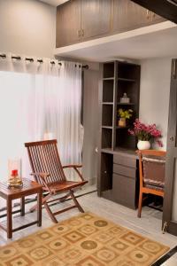 Neelam Homestay - Lemon Room