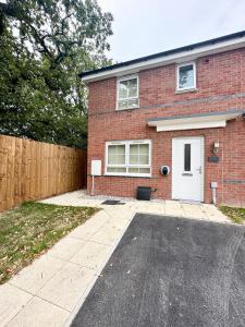 Charming 1 Bedroom with Private Bath