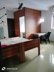 Aswathy Bhavan Vadakkenchery Near Star auditorium